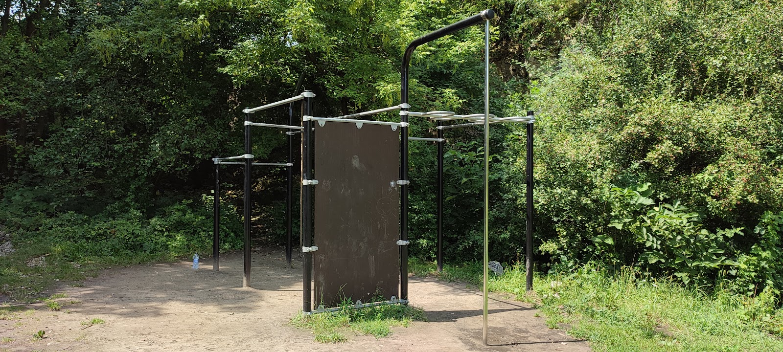 Calisthenics Park & Pull up bars