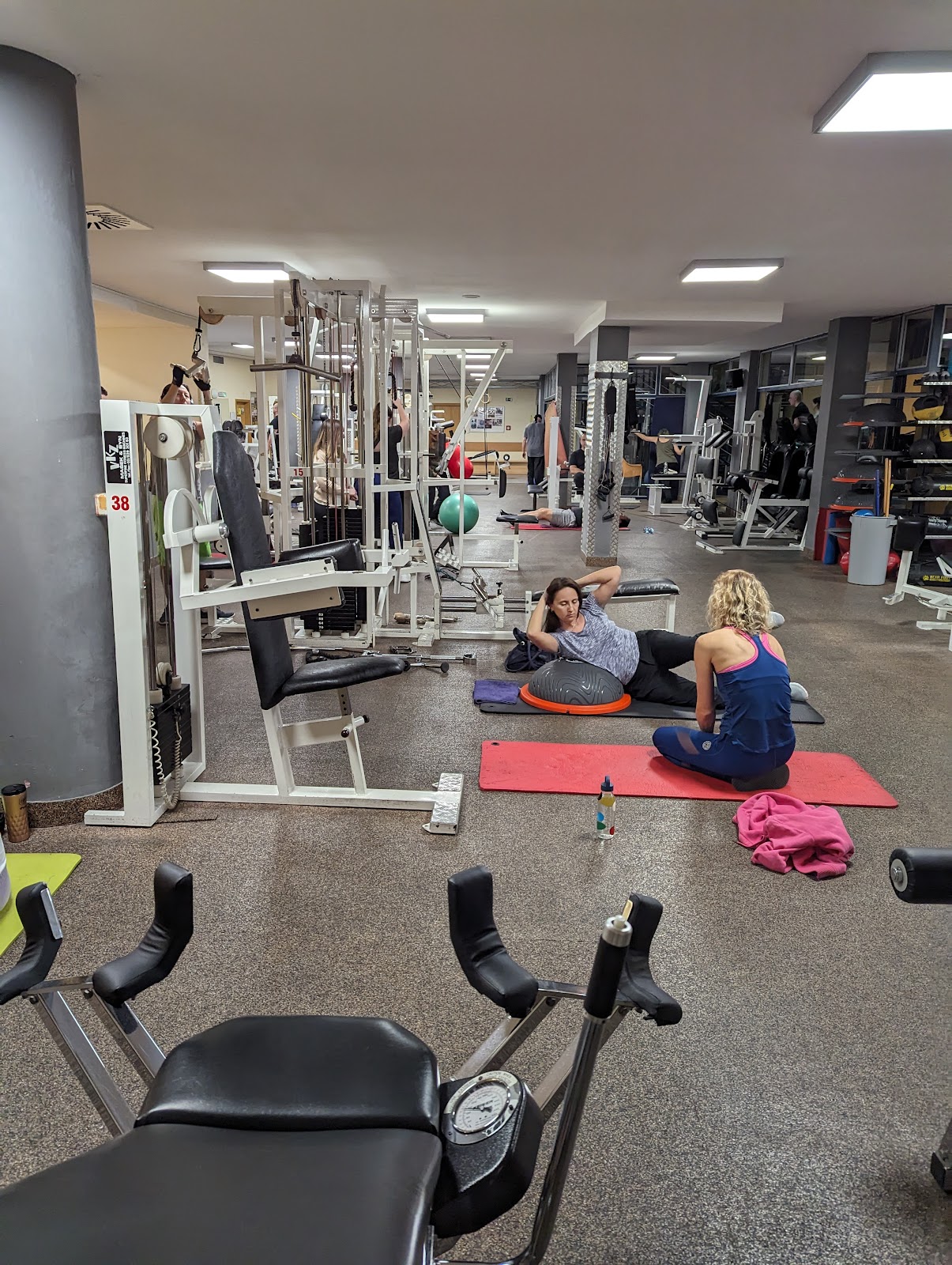 Hit Fitness Flora