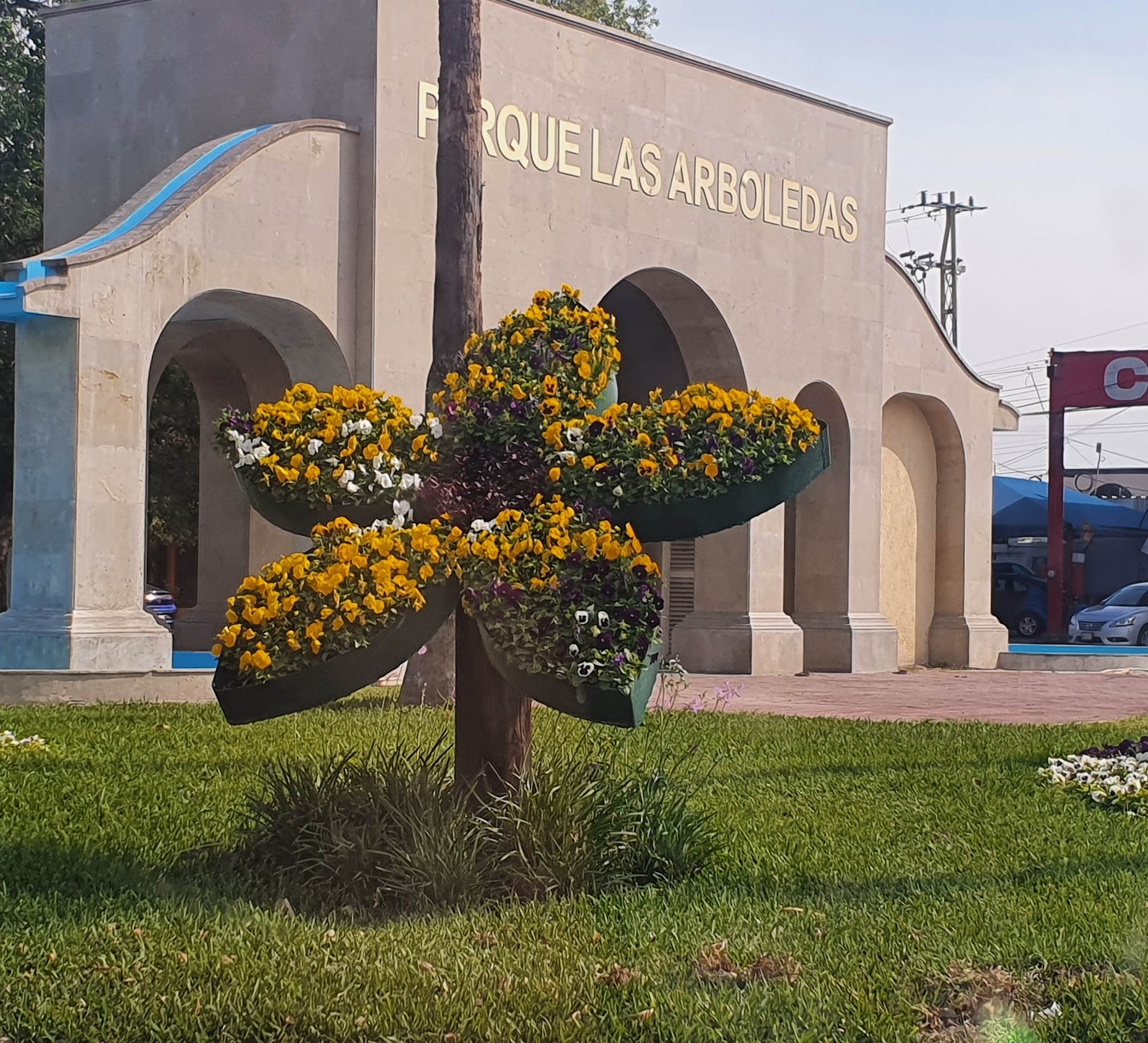 Las Arboledas Park