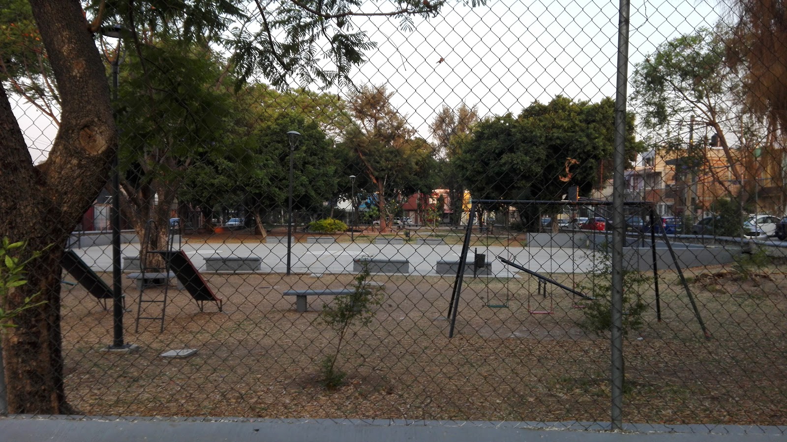 Los Tulipanes Park
