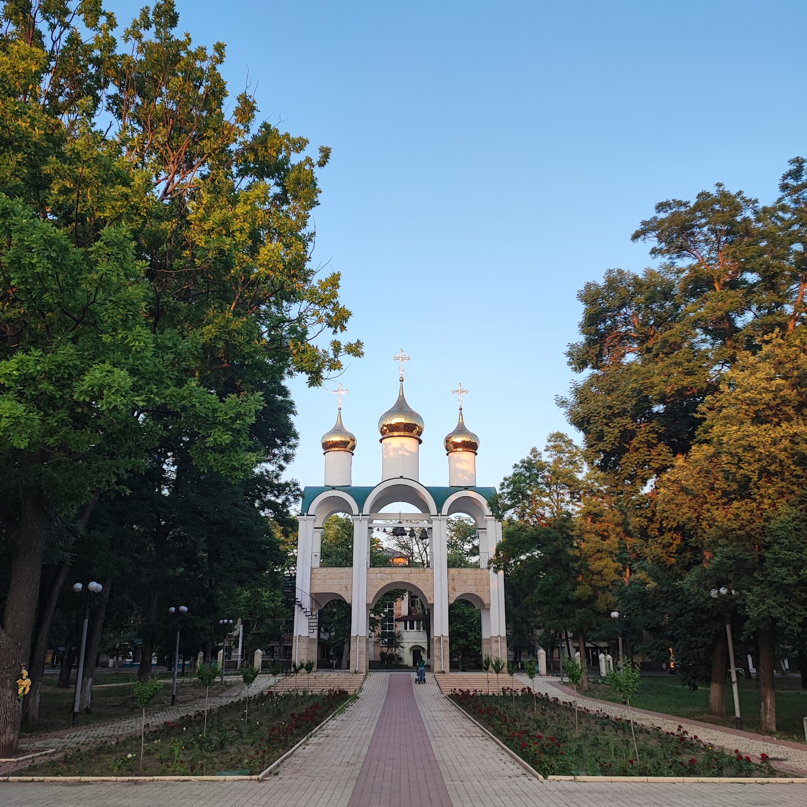 POKROVSKY PARK