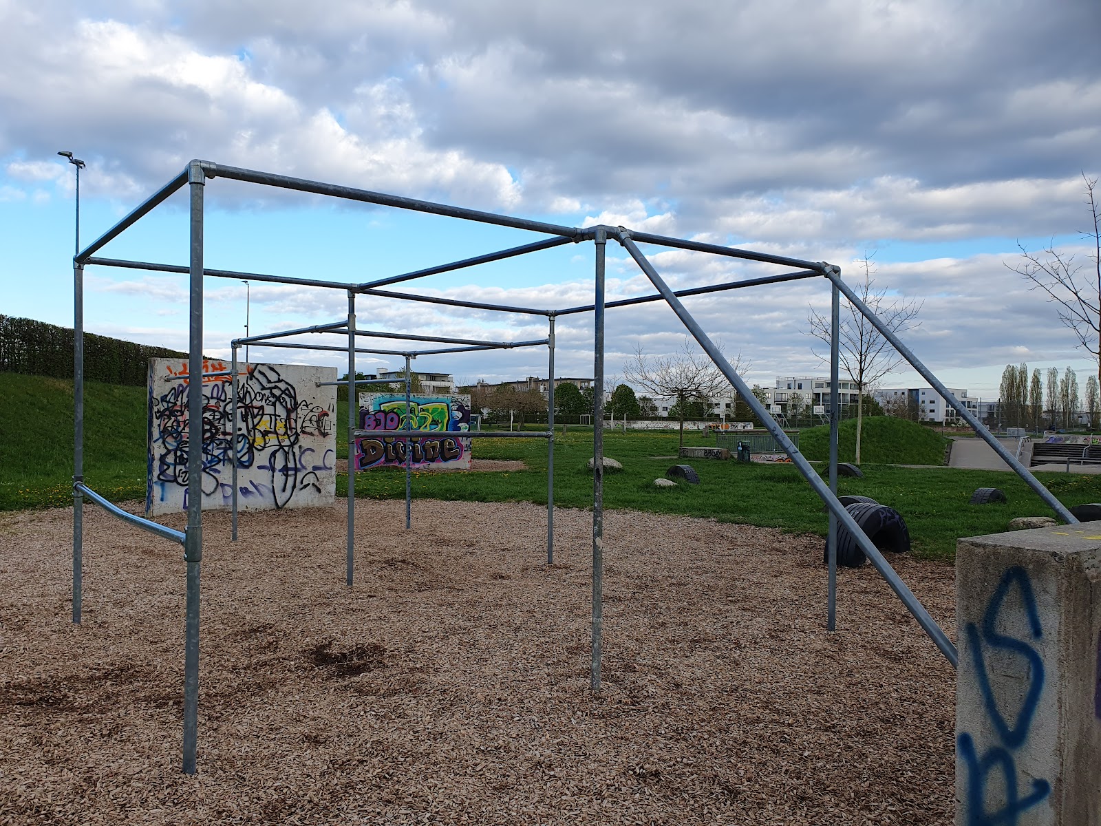 Parkour & Calisthenics Park (ЯP) - Ostfildern