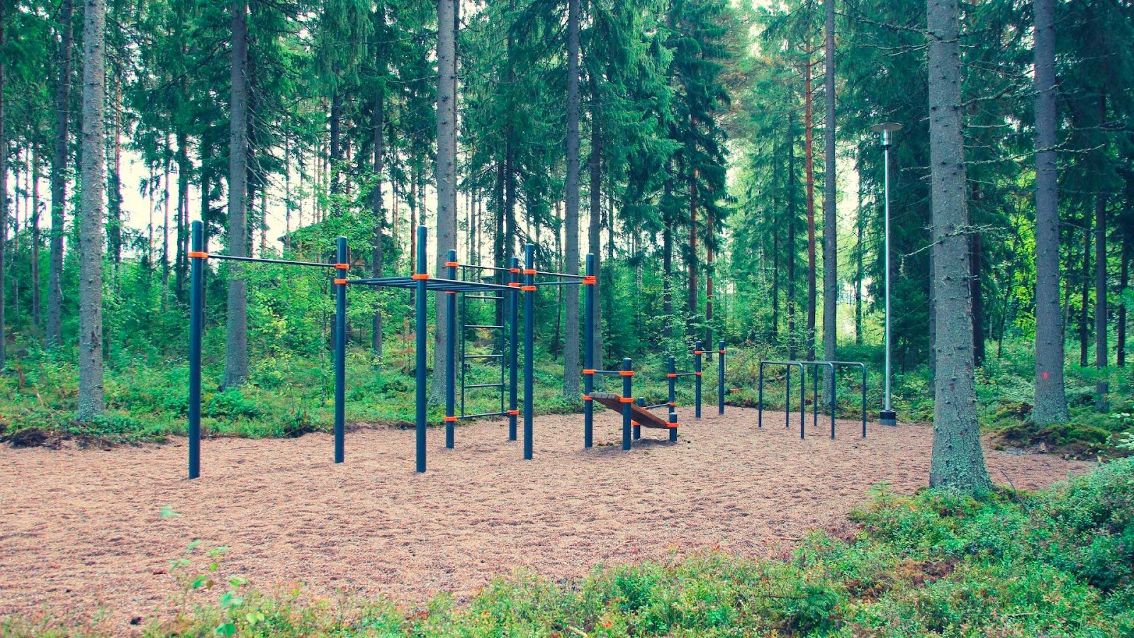 Siirin ulkokuntoilupaikka / street workout -telineet