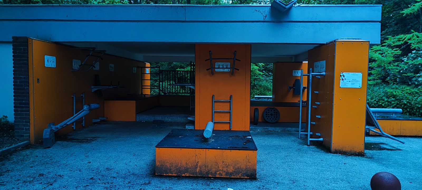 Street Workout Park / Calisthenics / Outside Gym