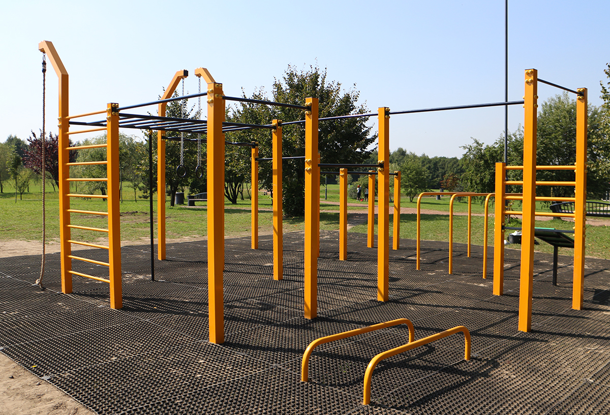 Street Workout Park w Parku Cegielnia