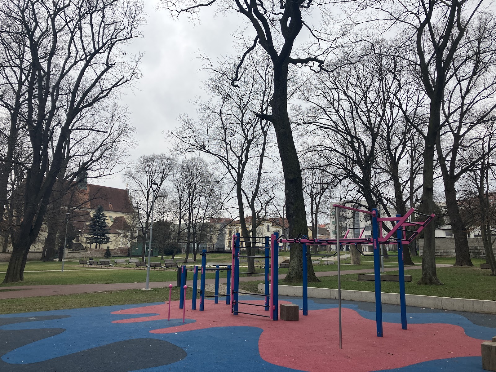 Street Workout a Basketbalové hřiště