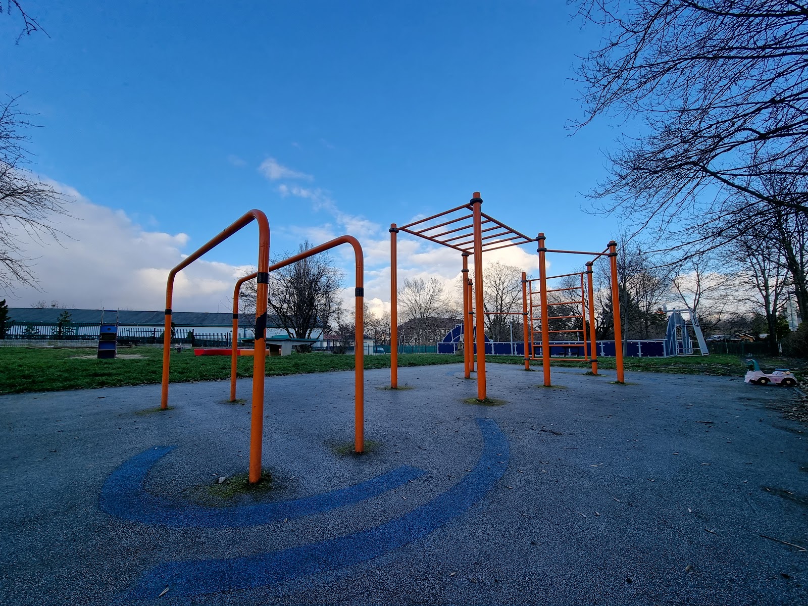 Dětské hřiště a workout hřiště