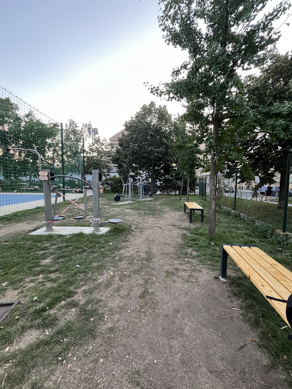 Malá venkovní posilovna / Small outdoor gym