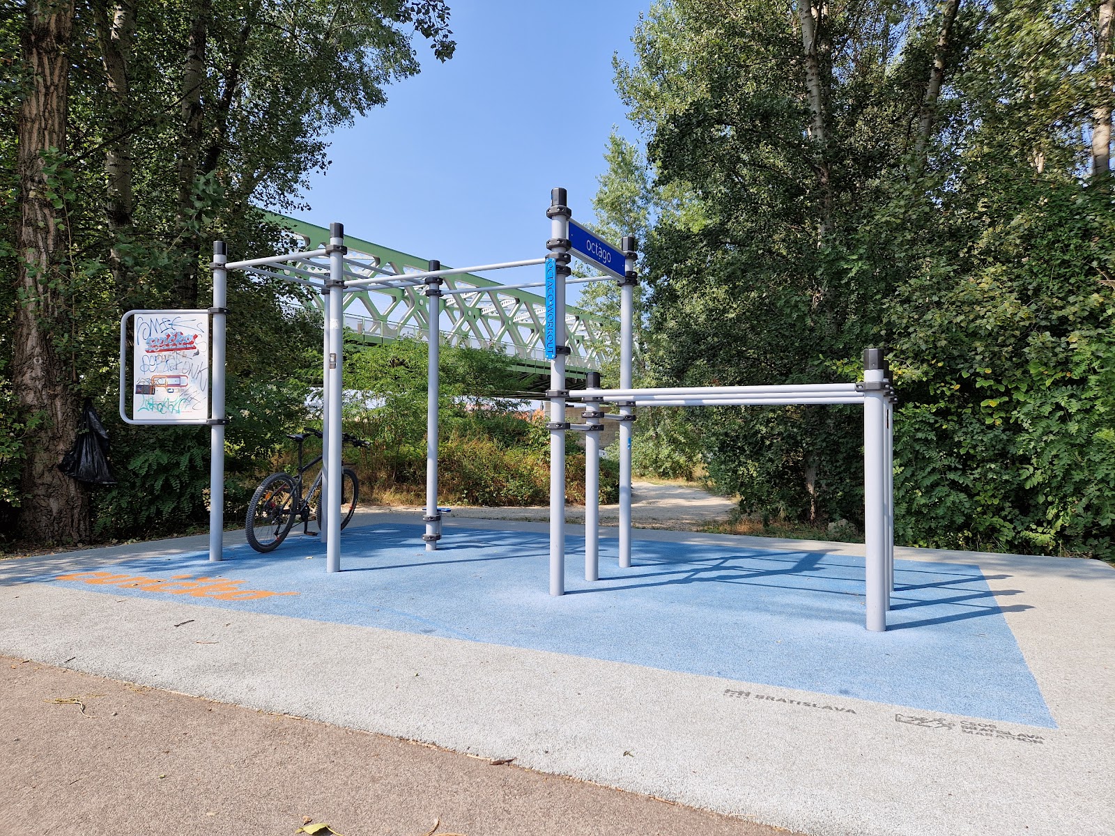 Outdoor Gym Cvičko-The Old Bridge