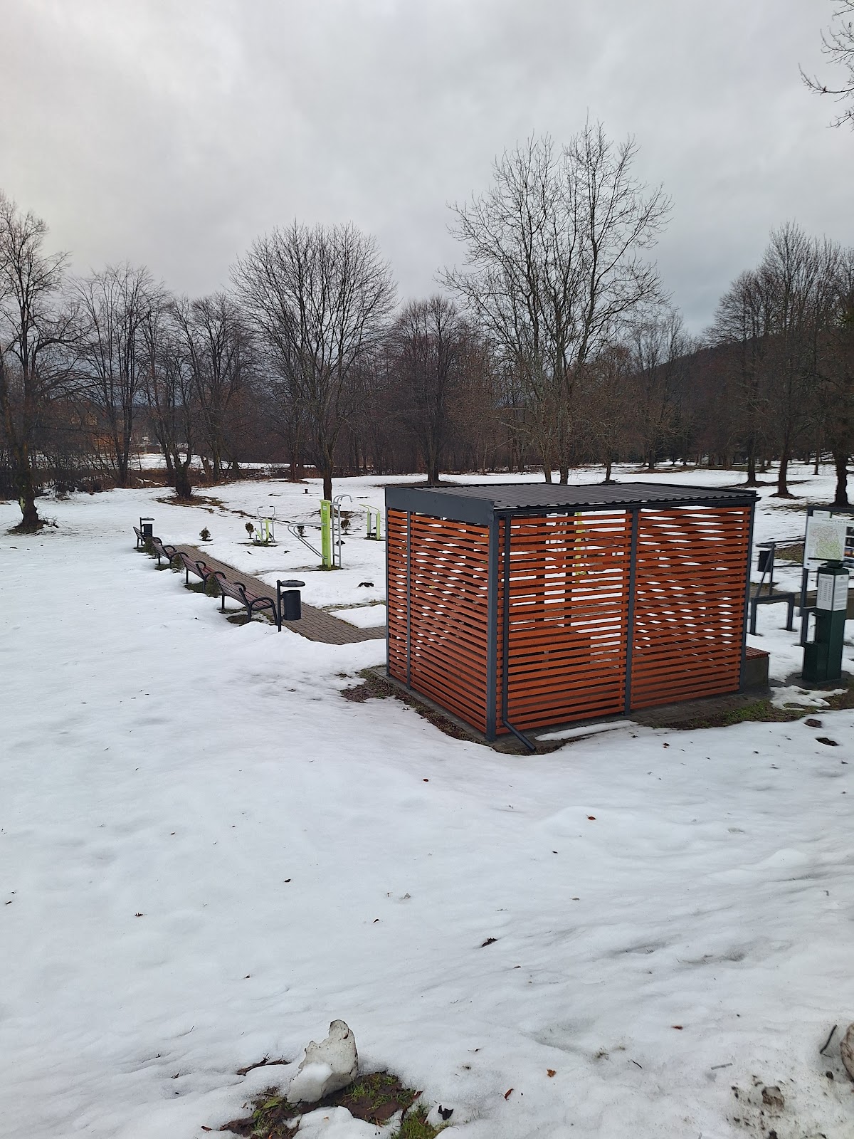 Siłownia zewnętrzna