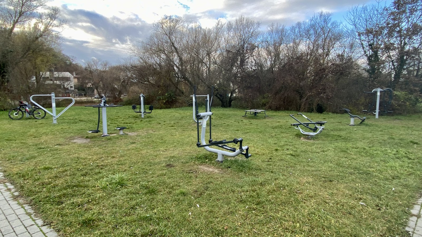 Szabadtéri kondi park