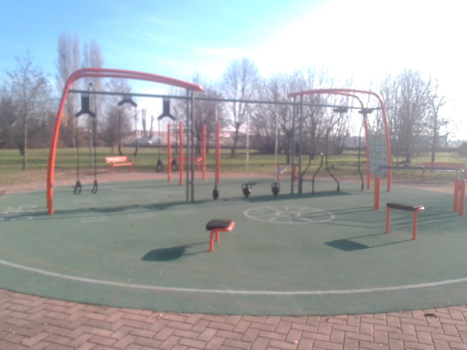 Area d'allenamento all'aperto attrezzata