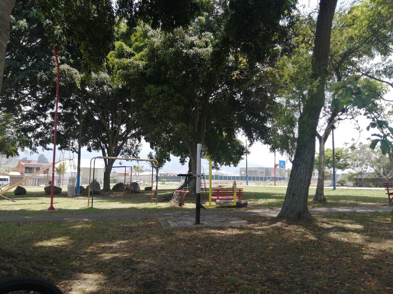 Los Sauces Park