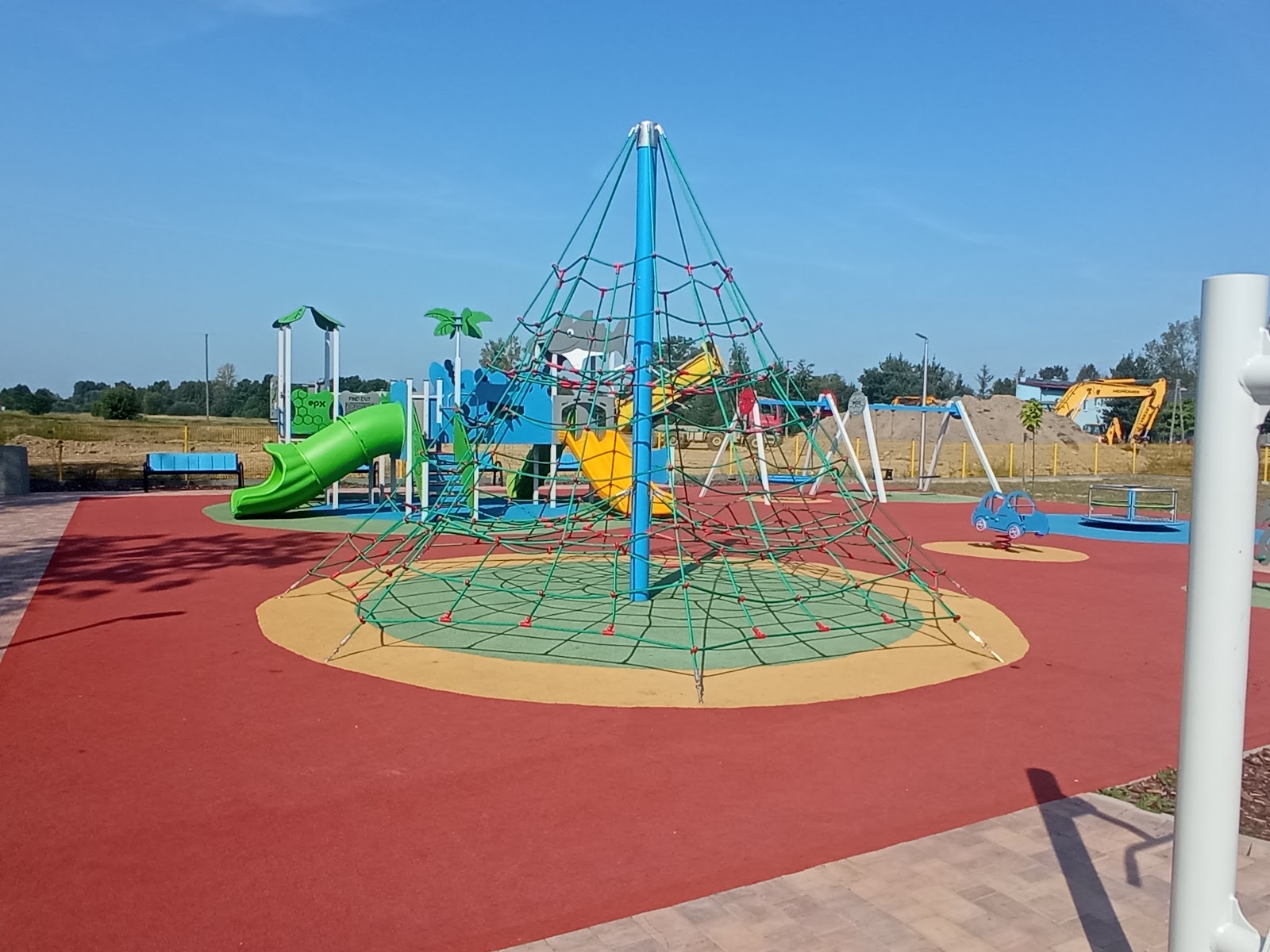 Plac Zabaw i siłownia plenerowa na Górce Zaczerskiej