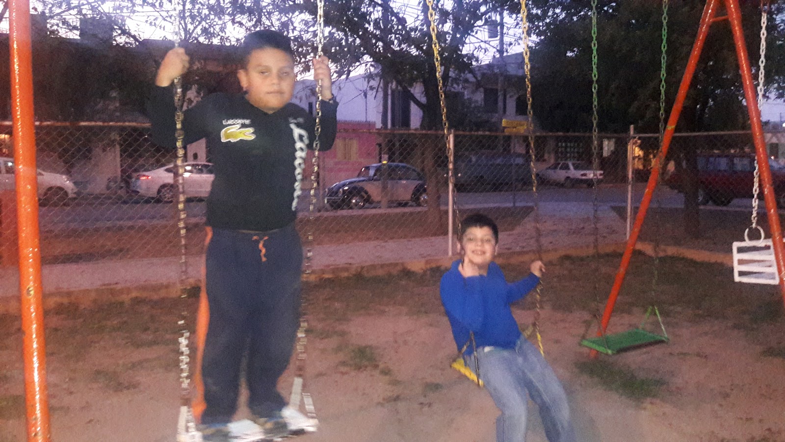 PLAZA LOS MANANTIALES