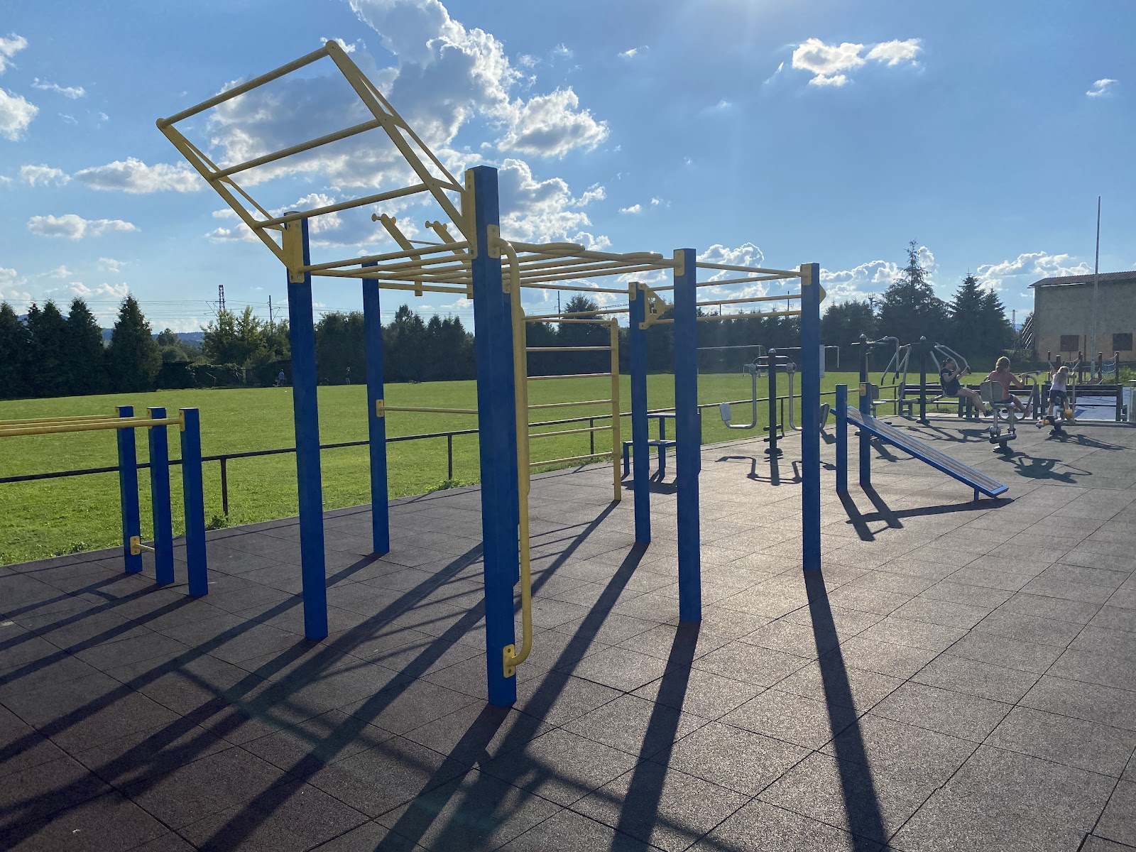 Workout park s detským ihriskom