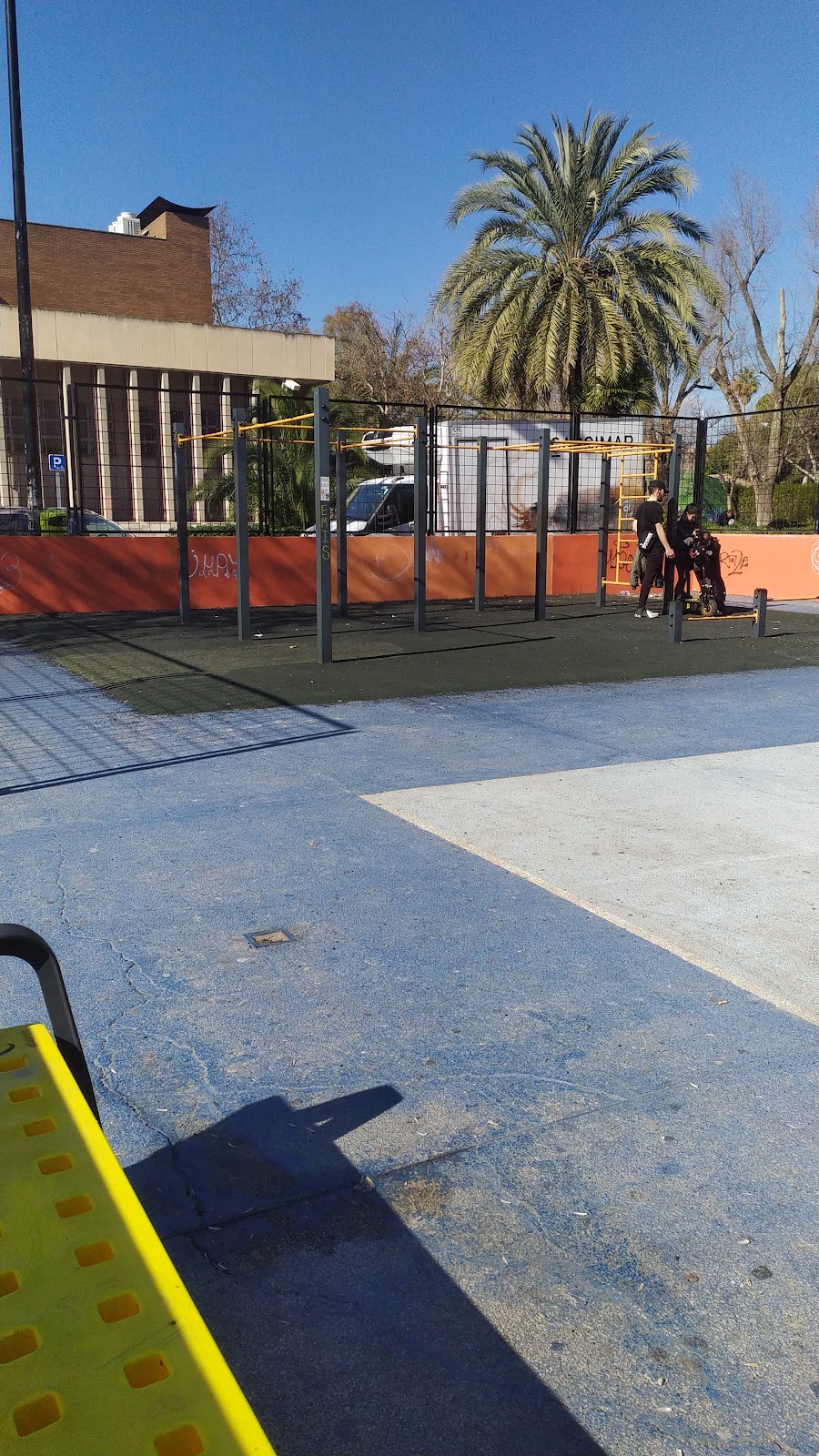 Zona fitness y calistenia Tres Forques B